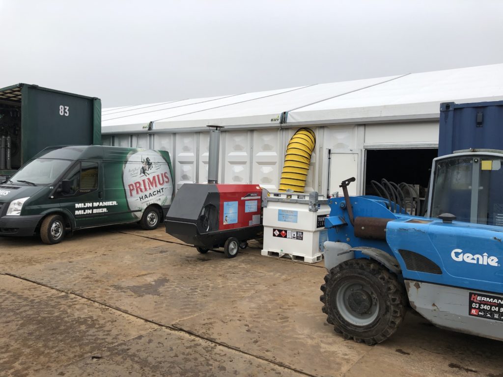 Mobiel verwarming voor tent op evenement veldrijden